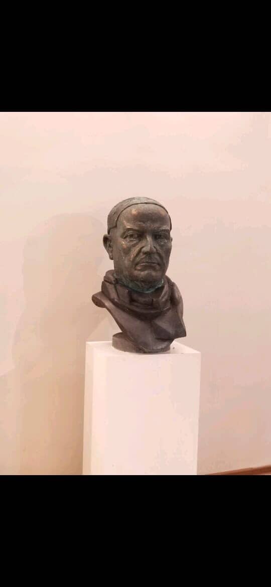 Portrait of Grigol Robakidze — tinted plaster